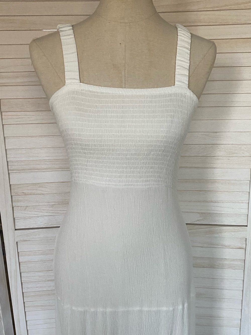 Jolie & Joy White Smocked Bodice Maxi Dress with Cut Out Back SZ L Resortwear - Picture 3 of 15